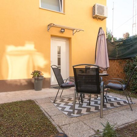 Moet With Garden Pula Exterior foto