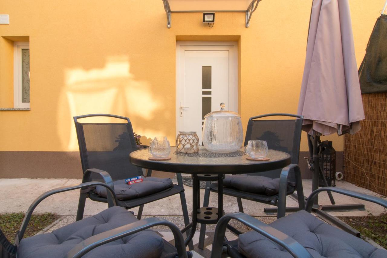 Moet With Garden Pula Exterior foto