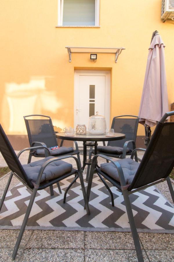 Moet With Garden Pula Exterior foto